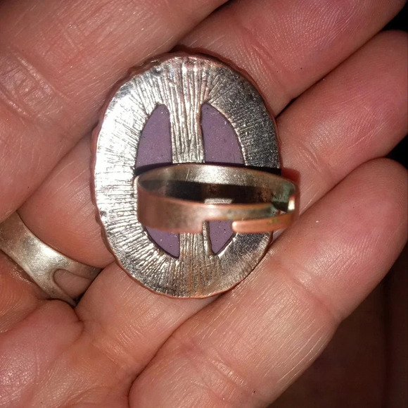 Vintage Lavender Grecian Lady Cameo Adjustable Ring - Picture 3 of 6